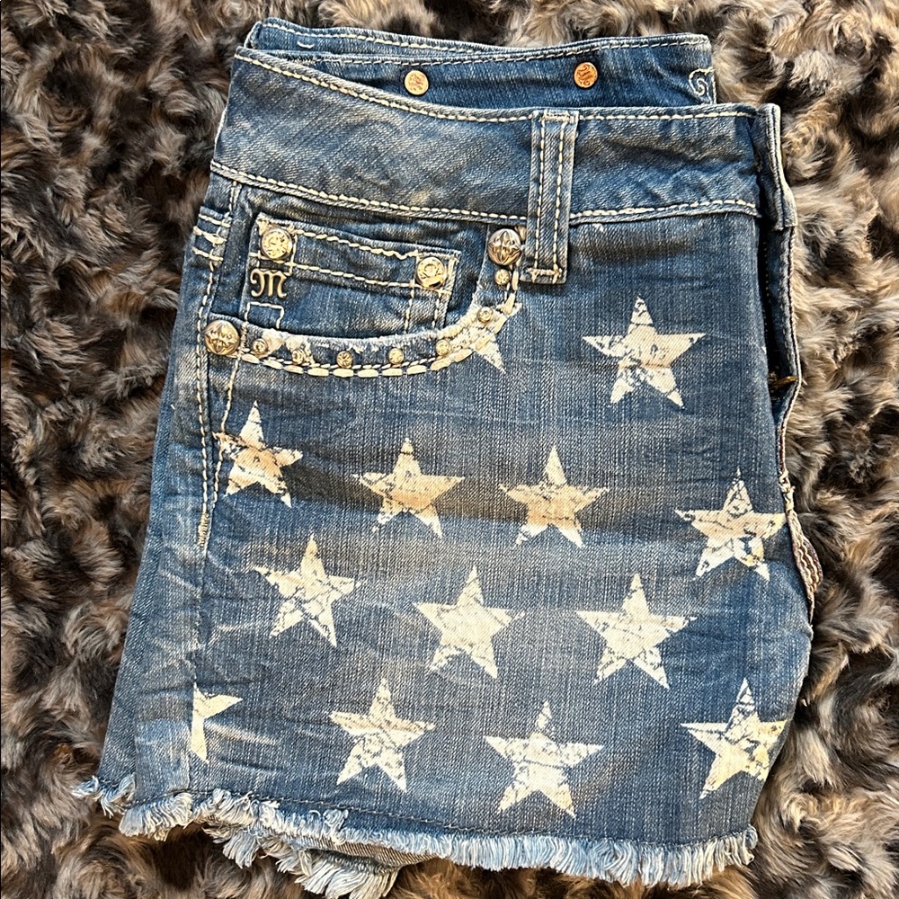 Miss Me NWOT 30 Stars & stripes Blue Jeans shorts with Distressed Vintage Look